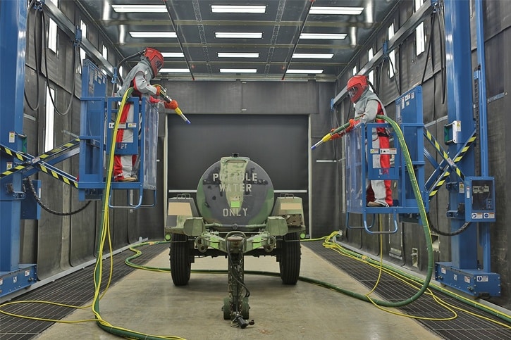 Clemco-Blast-Room Blast operators on supplied air in a blast room