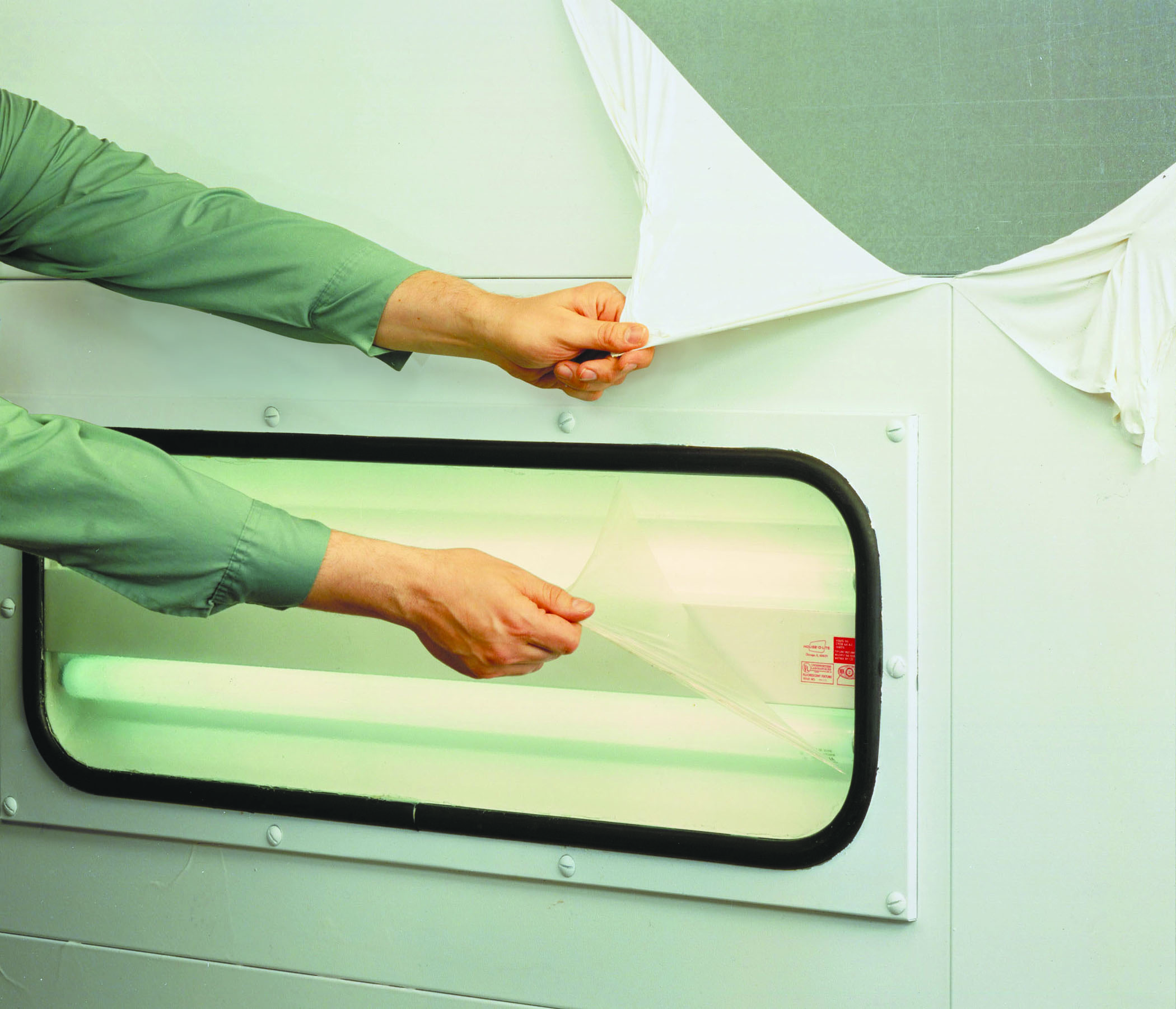 Peelable White Booth Coat, Water Base, Carlisle Fluid Technology